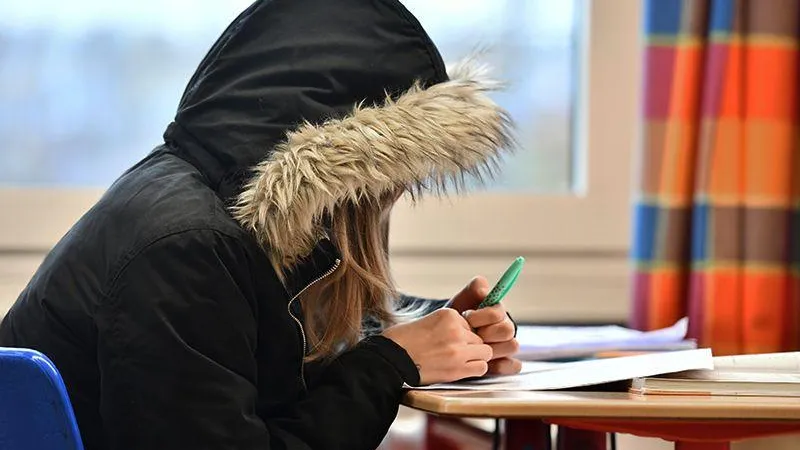 Дети задубели от холода в школе Красногорска