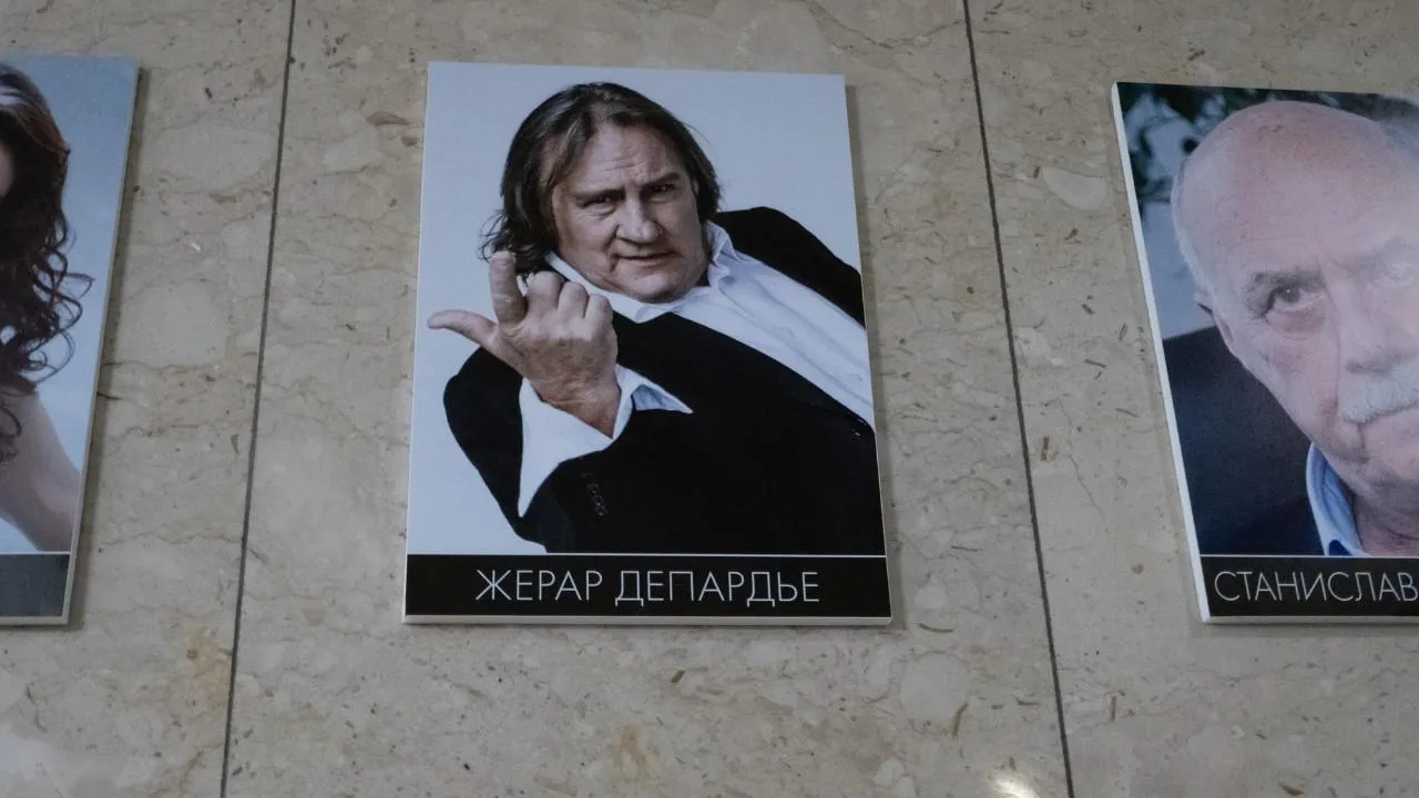 «Лягушатник и жмот»: в Госдуме призвали лишить Депардье российского гражданства