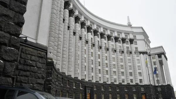 Политолог Суздальцев считает, что в окружении Зеленского есть недовольные его решением по Умерову