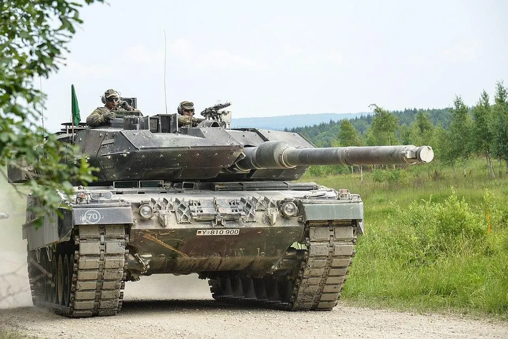 Leopard 2A6 1-й танковой дивизии ФРГ во время соревнований Strong Europe Tank Challenge, 7 июня 2018 года