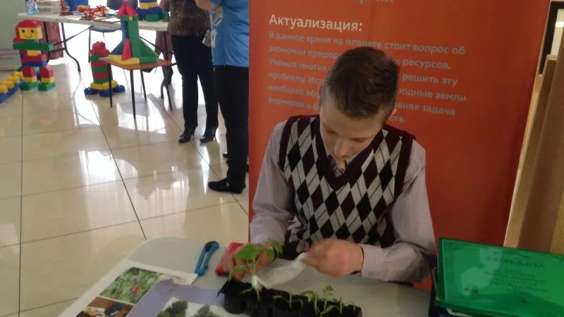 Воробьеву представили новый овощ - «томатошку»