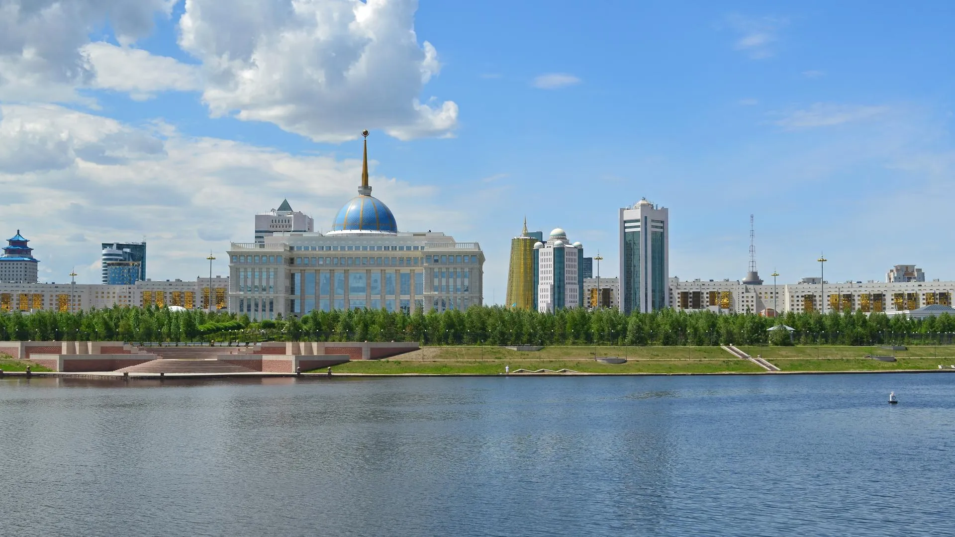 Политолог Бобров считает, что отставка правительства Казахстана свидетельствует о масштабной реформе власти