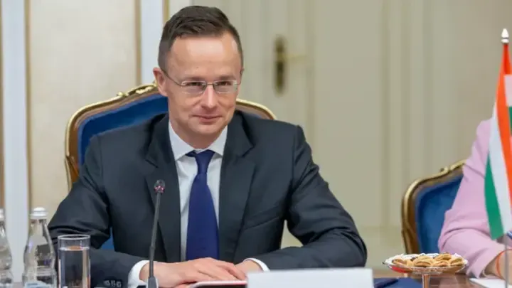 Сийярто обозвал Туска агентом Сороса из-за его угроз премьеру Орбану