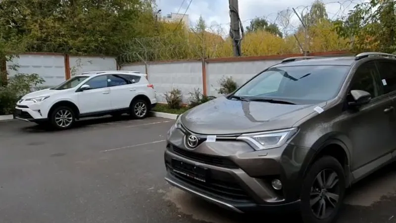 Банду угонщиков, похитивших авто на 3,3 млн, задержали в Балашихе