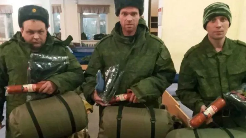 Владимирским мобилизованным подарили по палке колбасы