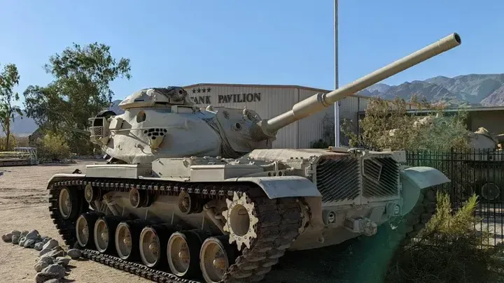 RT: бойцы ВС РФ громят дорогущие Abrams самодельными минами по 200 рублей
