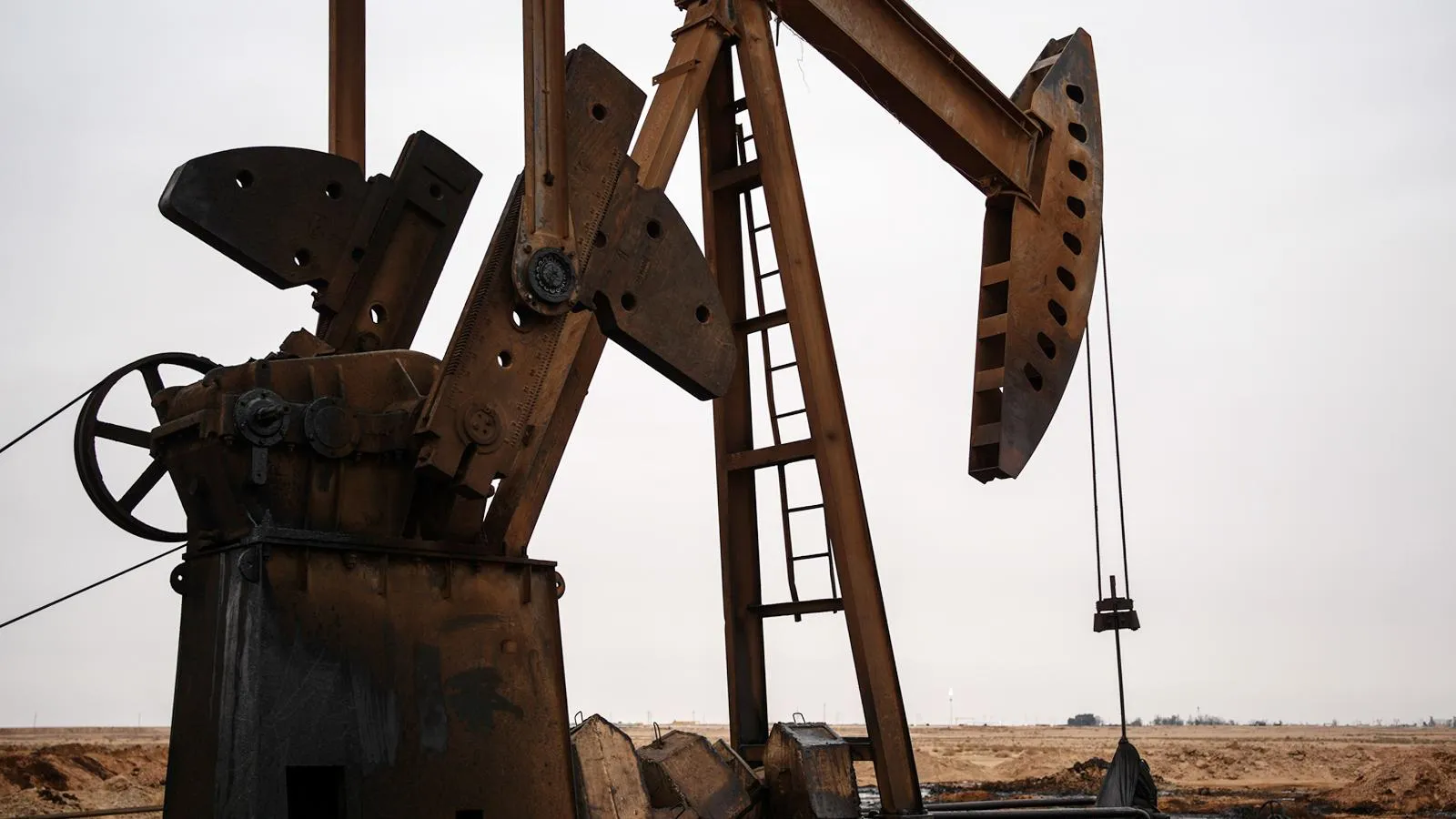 Крупнейшее сирийское месторождение Аль-Омар. Moawia Atrash