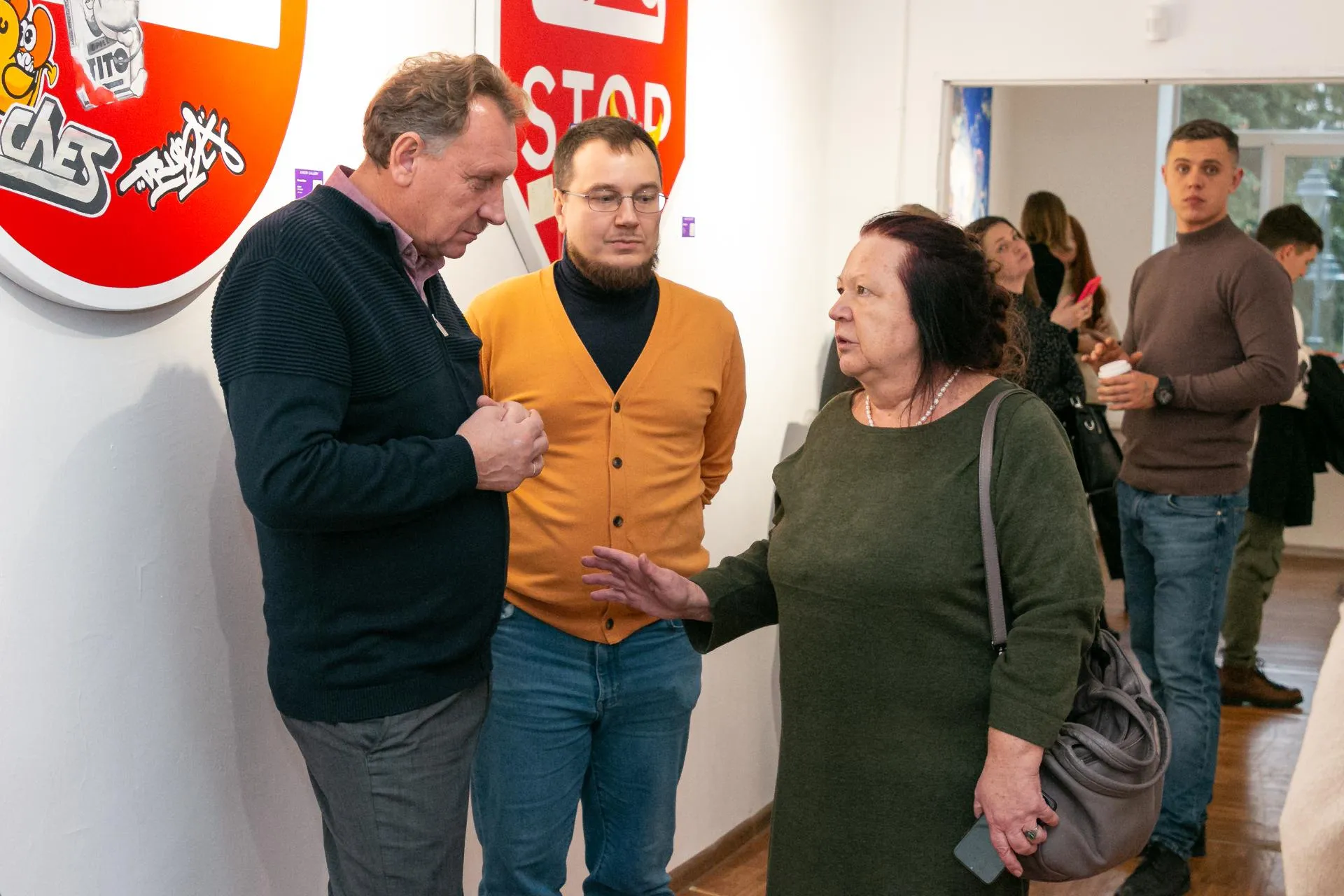 Глава г. о. Зарайск Виктор Петрущенко (слева) и правнучка Григория Мачтета Татьяна Выгодина (справа)