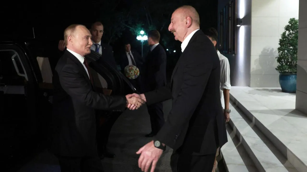 В Азербайджане начались переговоры Путина и Алиева в узком составе