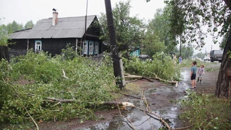 На Челябинскую область идет ураган