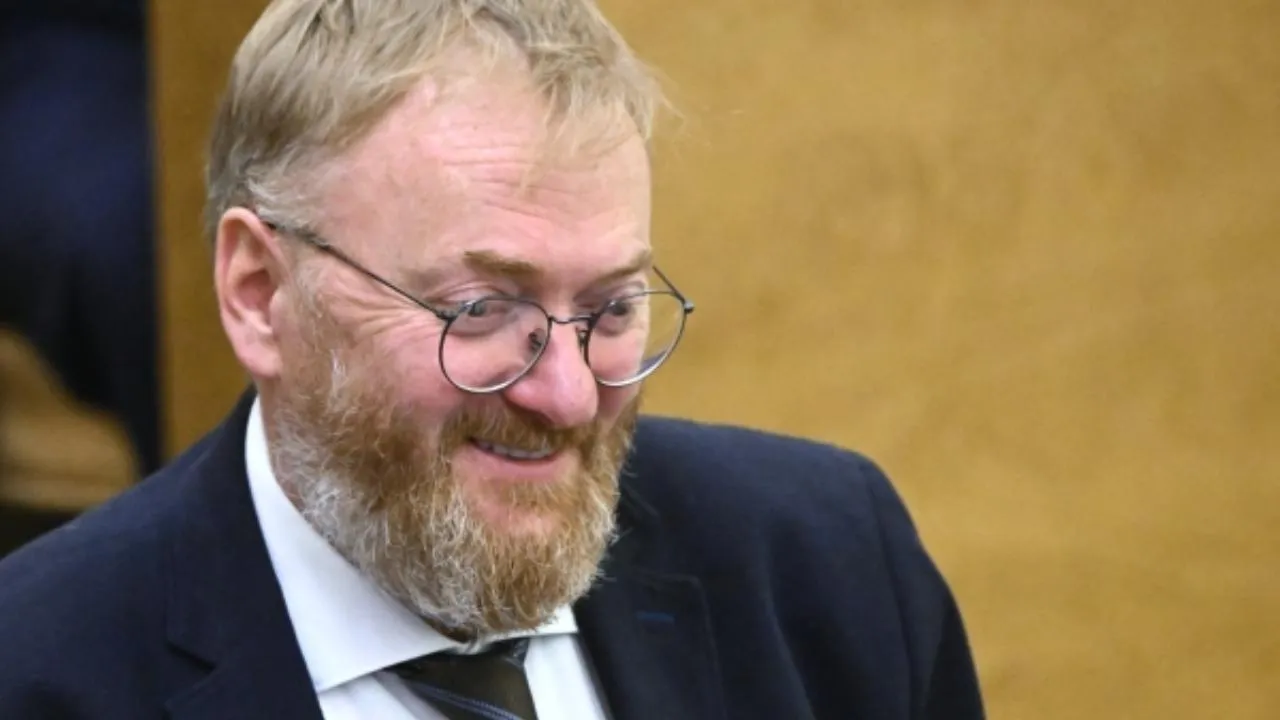 Виталий Милонов предложил создать российскую операционку для образовательных гаджетов