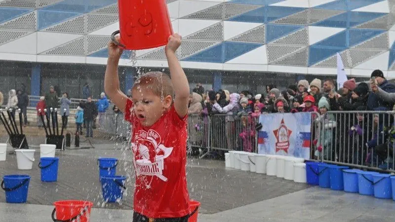 Порядка тысячи человек приняли участие во всероссийском массовом закаливании