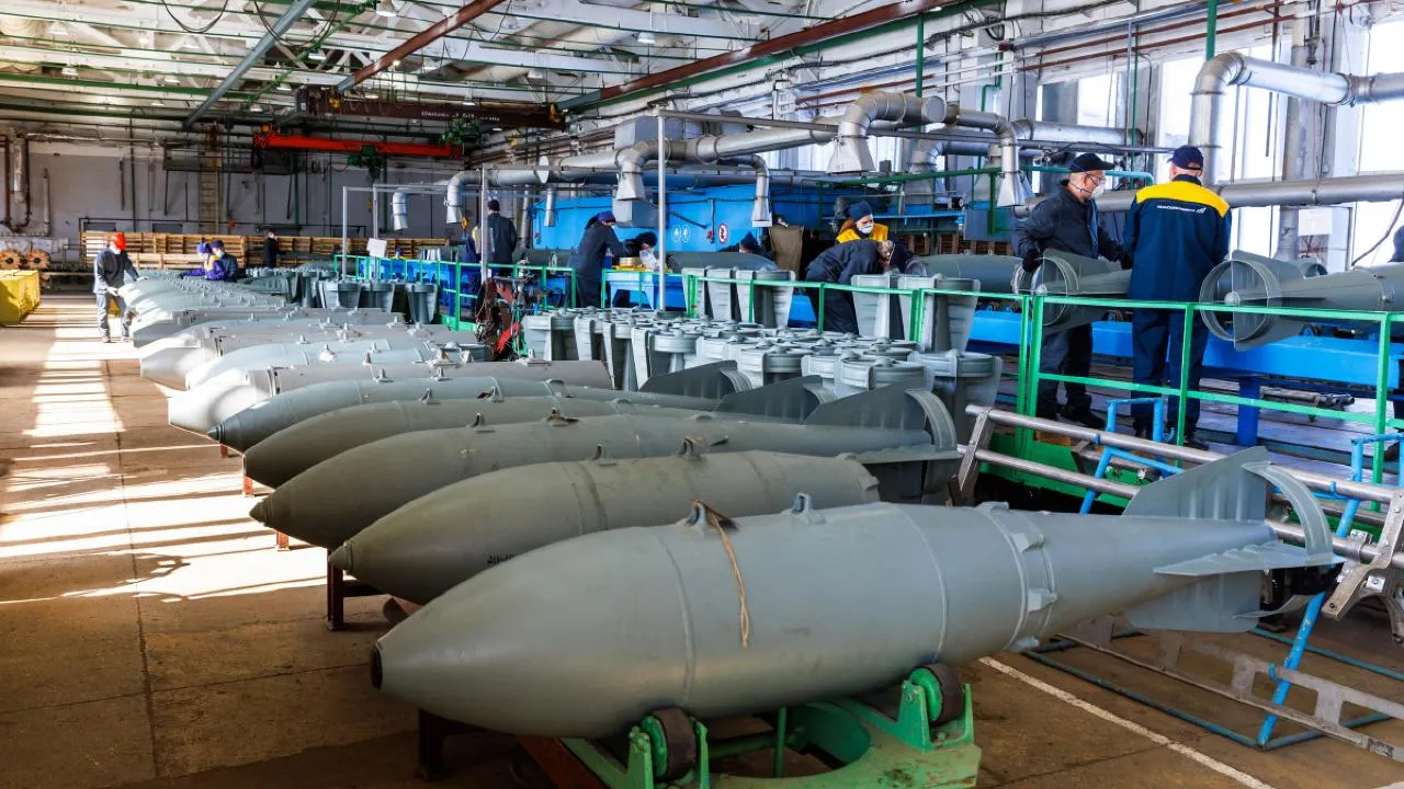 СМИ: «супербомбы» ФАБ-3000 могут изменить ход конфликта на Украине