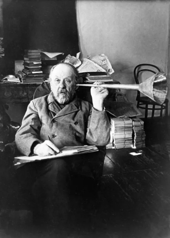 Константин Эдуардович Циолковский (1857–1935) — русский и советский ученый, основоположник теории межпланетных сообщений, автор крупнейших открытий в ракетной технике
