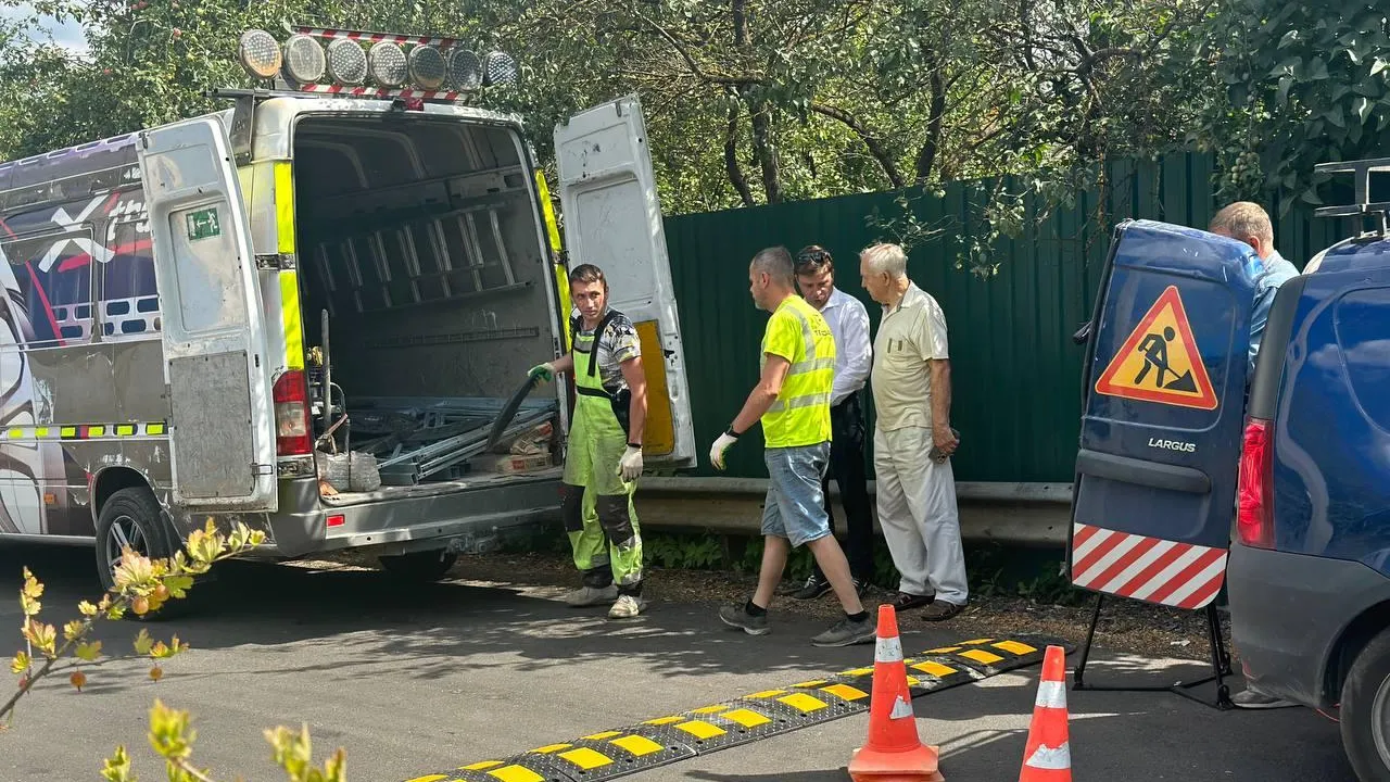 В селе  Ильинское для безопасности пешеходов установили  «лежачих полицейских»