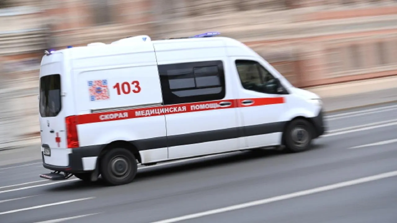 Подростка госпитализировали после поездки на крыше электрички в Подмосковье