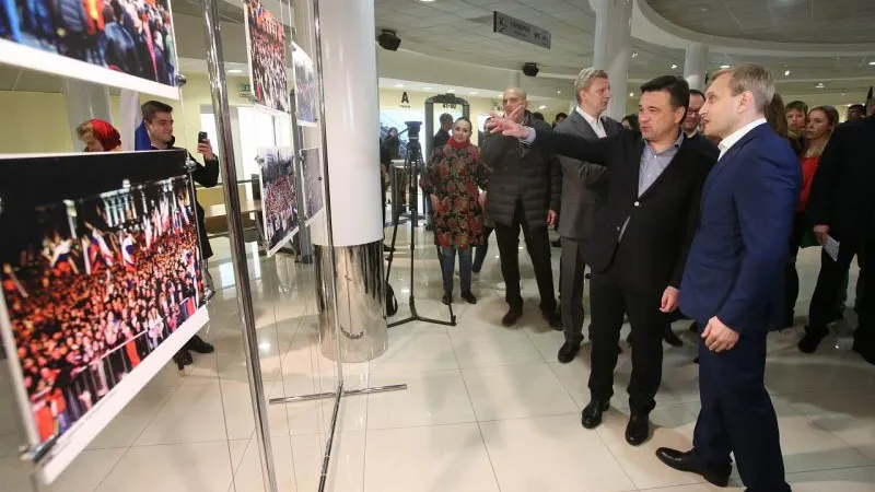 Воробьев ознакомился с экспозицией «Крымская весна» в Одинцове