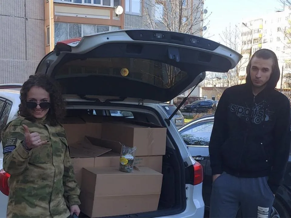«У ребят должна быть Пасха»: волонтер с позывным Яга из Ногинска передала бойцам СВО куличи