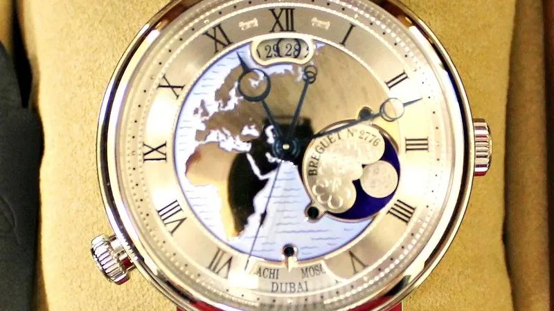 Часы Breguet за 5 млн нашли в багаже британца в Домодедово