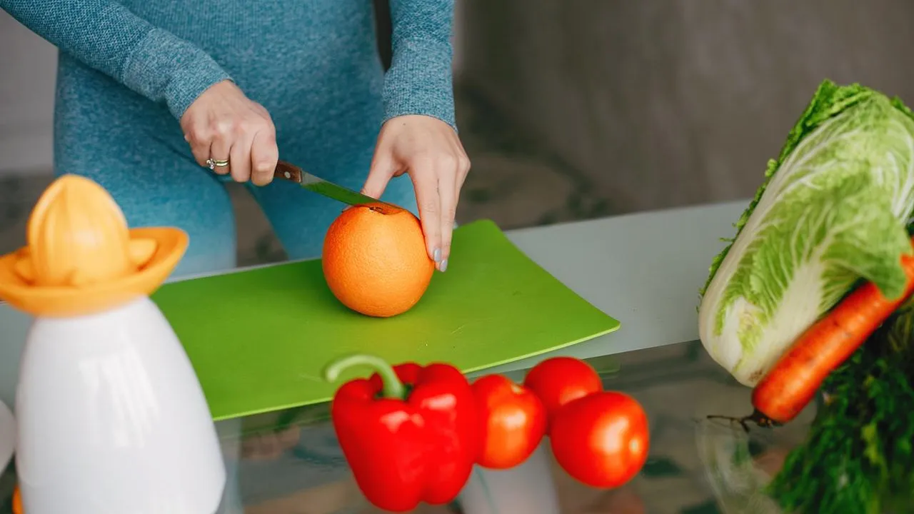 Нагрузка на ЖКТ и печень: врачи раскрыли опасности популярной «полифеноловой» диеты