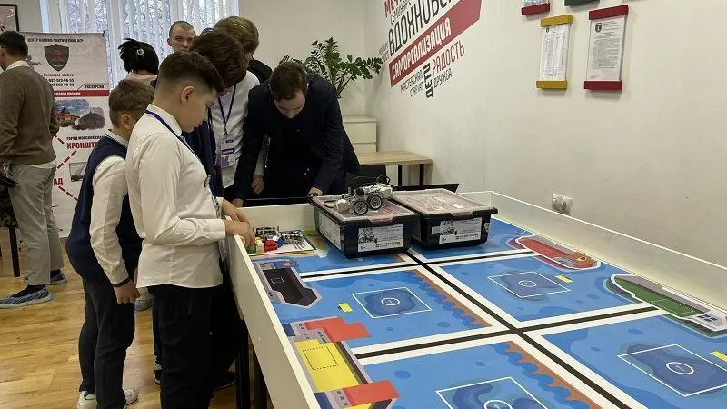 Более ста школьников и студентов пройдут обучение в школе молодежного актива в Люберцах