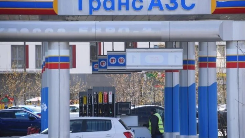 Депутат Госдумы предложил запретить продажу сигарет на автозаправках