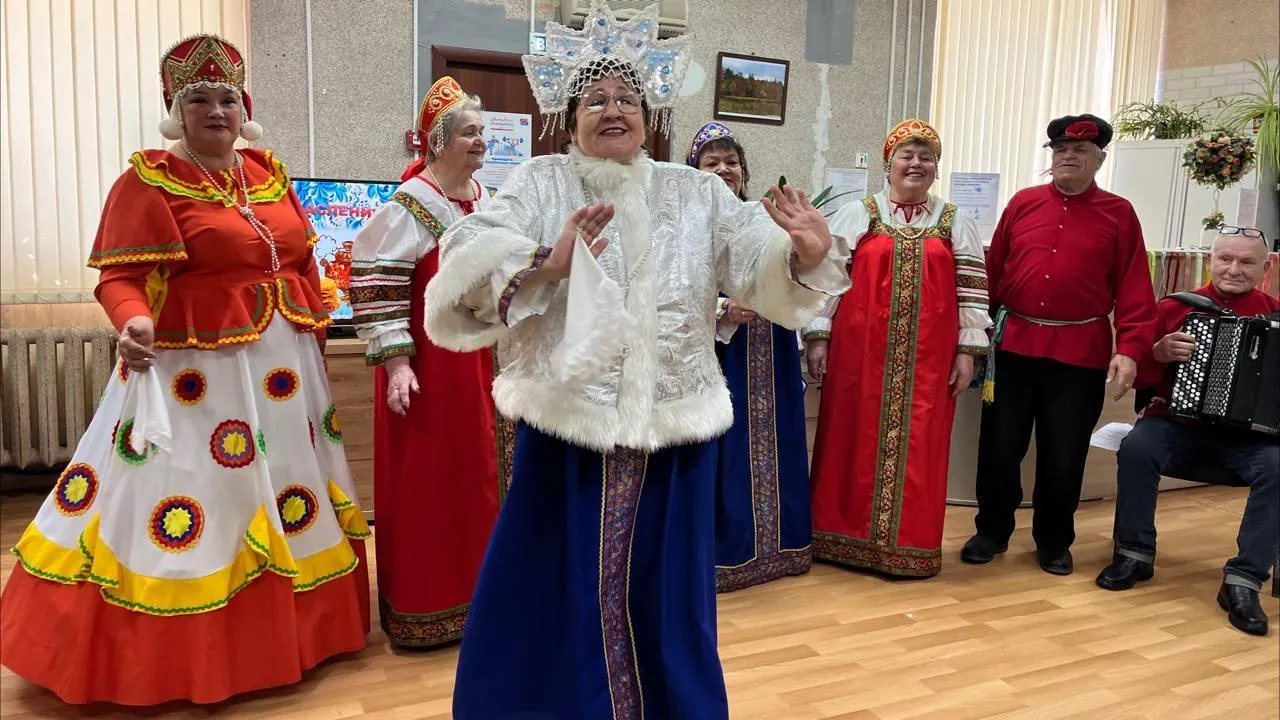 Песни, хороводы и блины: пенсионеры Каширы с размахом отметили Масленицу