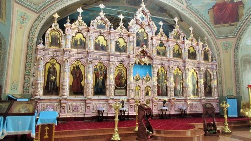 Фаянсовые иконостасы Саввинской церкви