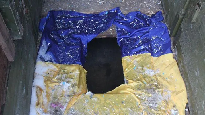 «Москали украли все унитазы»: чудовищный украинский туалет за 5 гривен взорвал Сеть