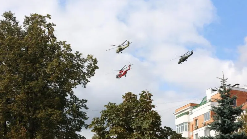 На празднике в Люберцах показали вертолетное шоу