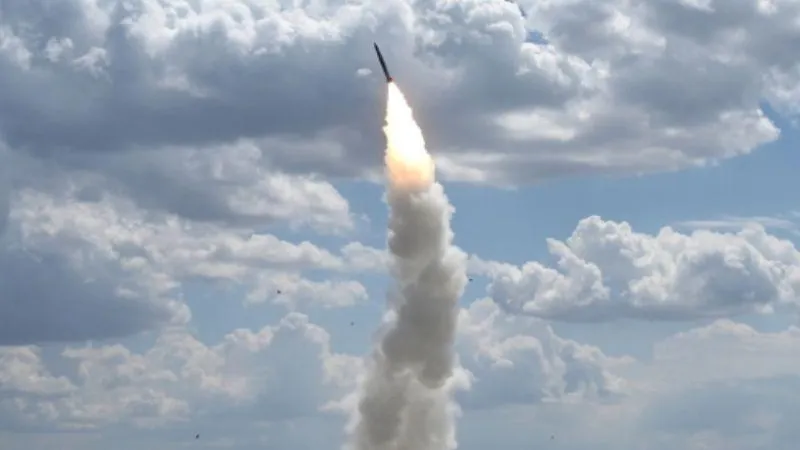 Севастопольцы сообщили о громких звуках взрывов над городом