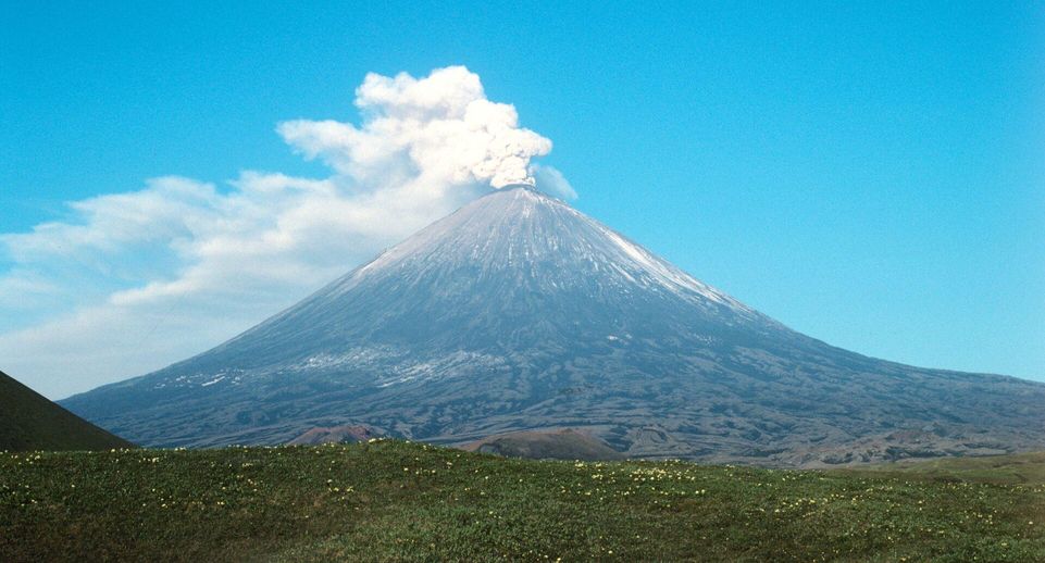 РСТ:  8000 туристов оказались на Камчатке во время активности Ключевской сопки