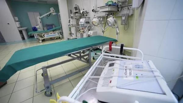 В Питере в Мариинской больнице погиб пациент, упавший с лестницы