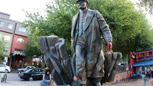 Мэр Сиэтла требует снести памятник Ленину