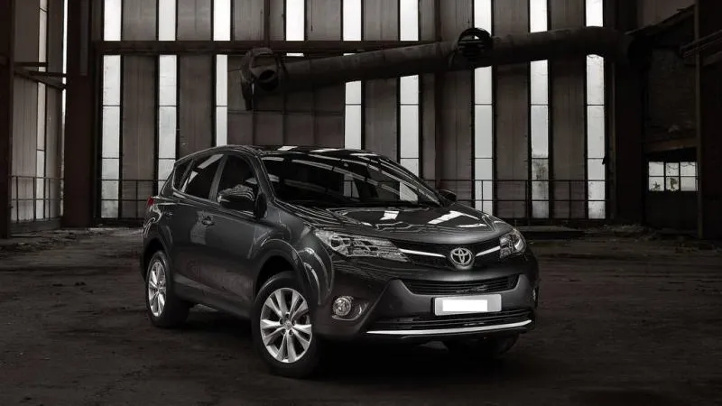 «Тойоту» за 1,4 млн угнали у женщины в Химках