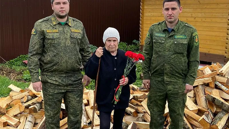 Дрова березовые: лесники обеспечили топливом ветерана из Рузы, пережившую оккупацию