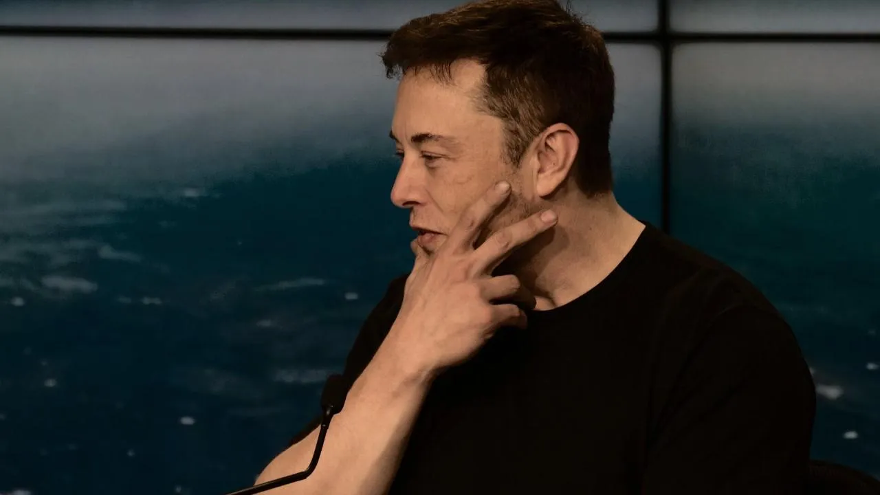 Маск предрек провал украинского фронта после отключения Starlink