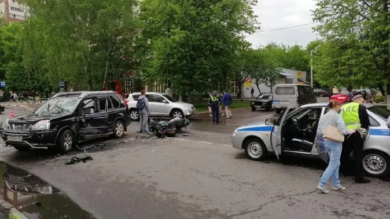 Влетевший в джип мотоциклист борется за жизнь в реанимации Долгопрудного