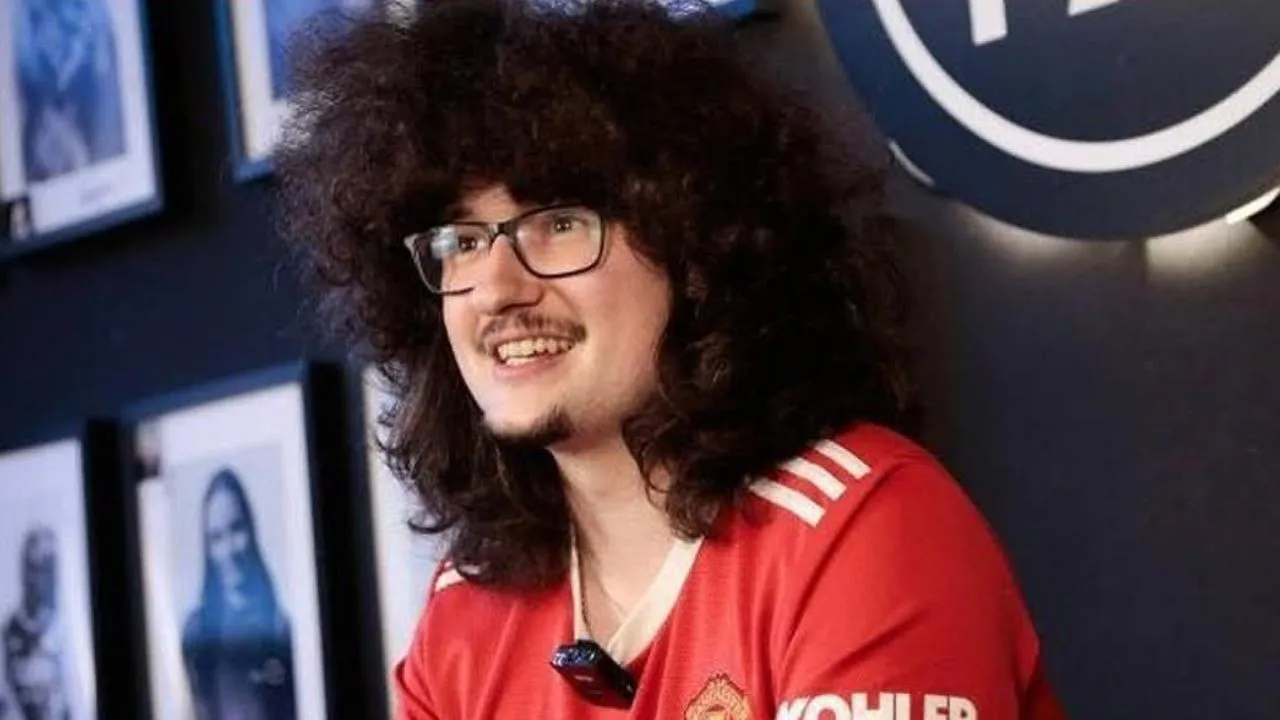 Фанату «МЮ» не хватило одной победы команды, чтобы постричься спустя 494 дня