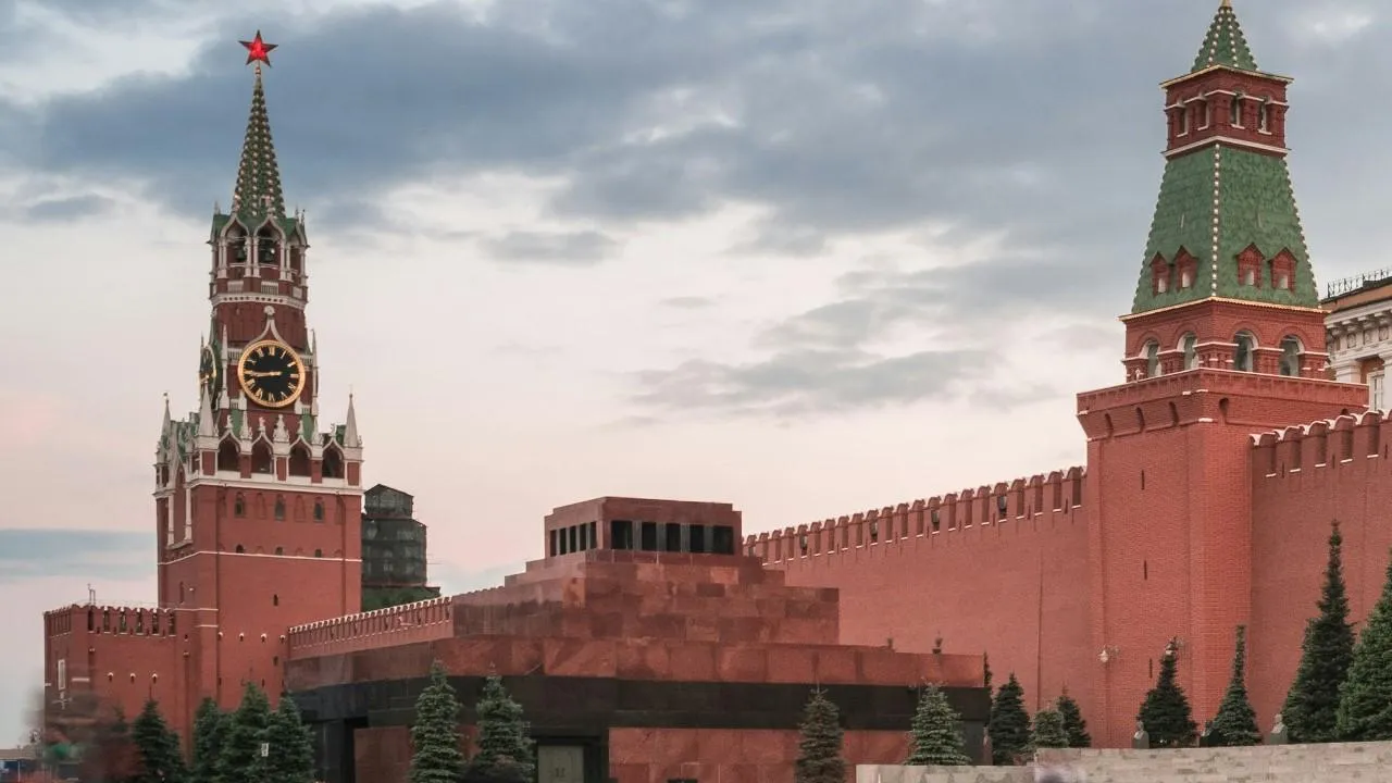 Путин выразил соболезнования в связи со смертью папы римского Франциска