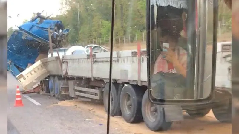 Фура смяла большегруз на трассе в Ступине