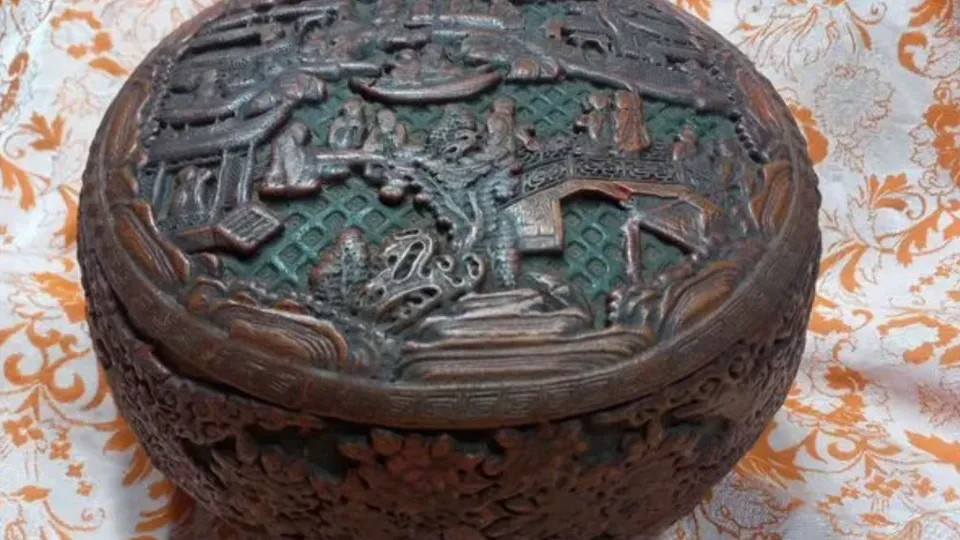 Фото: городская доска объявлений