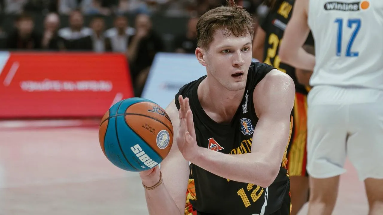 «Локомотив-Кубань» хочет заставить своего игрока сидеть на парах в университете