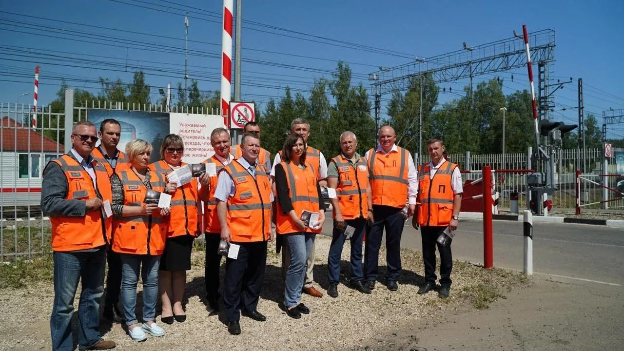 Акции по безопасности провели на 520 железнодорожных переездах МЖД