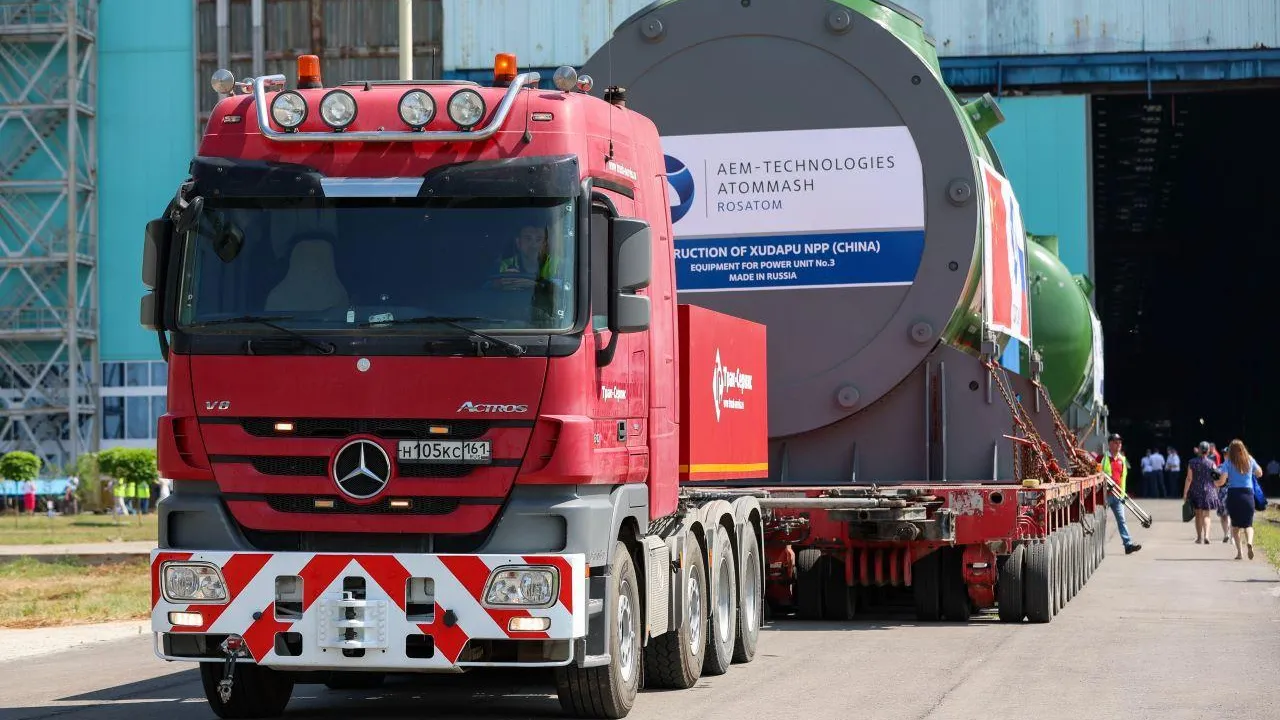 Отгрузка корпуса ядерного реактора для китайской АЭС в Ростовской области