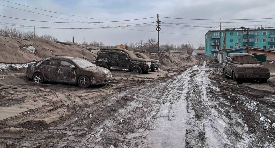 Спасатель Щетинин призвал не допускать попадания пепла в еду или на кожу