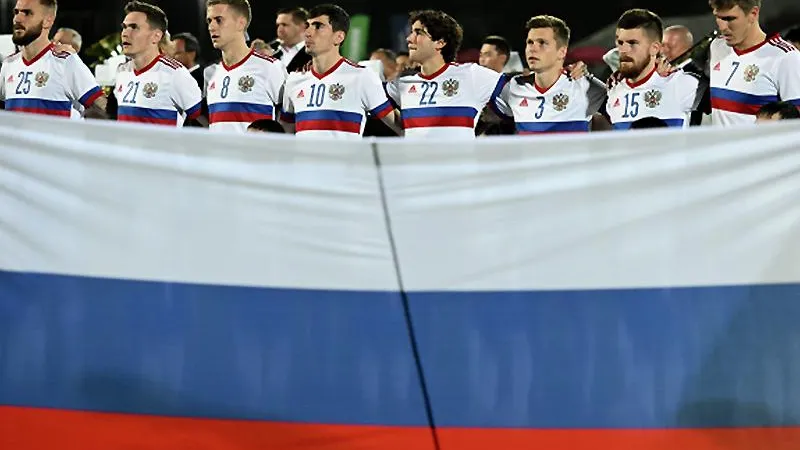 Евгений Ловчев назвал стыдом игру сборной России по футболу. Эксперты высказываются о перспективах команды