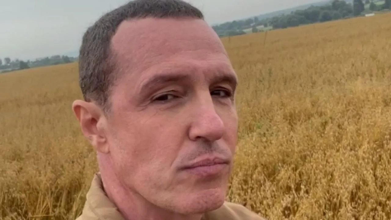«Малышу повезло родиться в талантливой семье»: Игорь Верник лично поздравил Козловского и Акиньшину с рождением сына