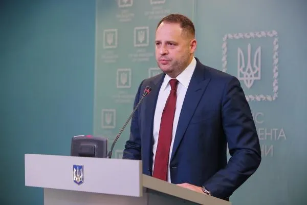 Глава офиса президента Украины Андрей Ермак на брифинге в Киеве, 2020 год