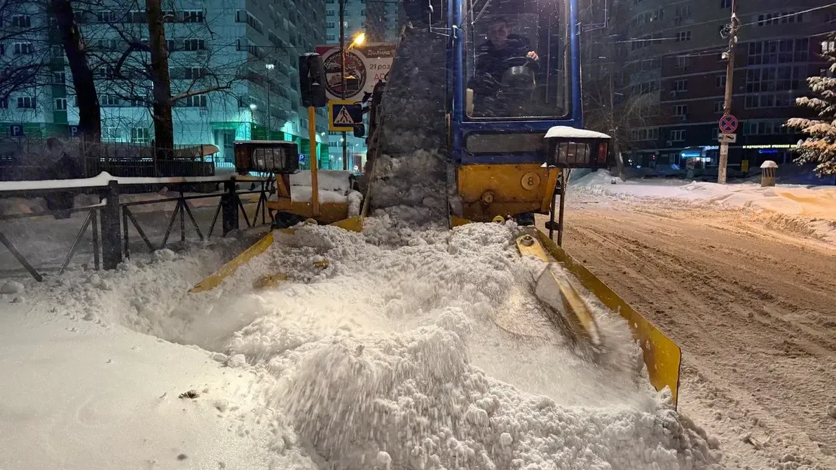 «Ночной десант» на улице Кирова: как в Люберцах готовят дороги к утру